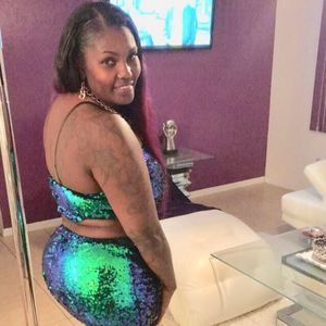 Meet your Posher, Tina